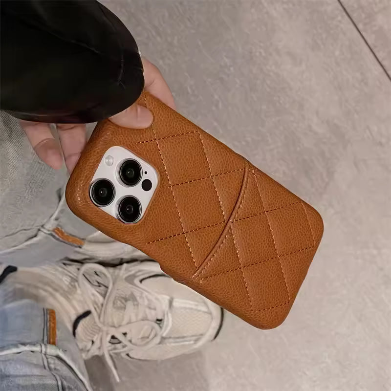 DiamantNaht™ – Luxus Handyhülle aus veganem Leder + GRATIS Kopfhörer