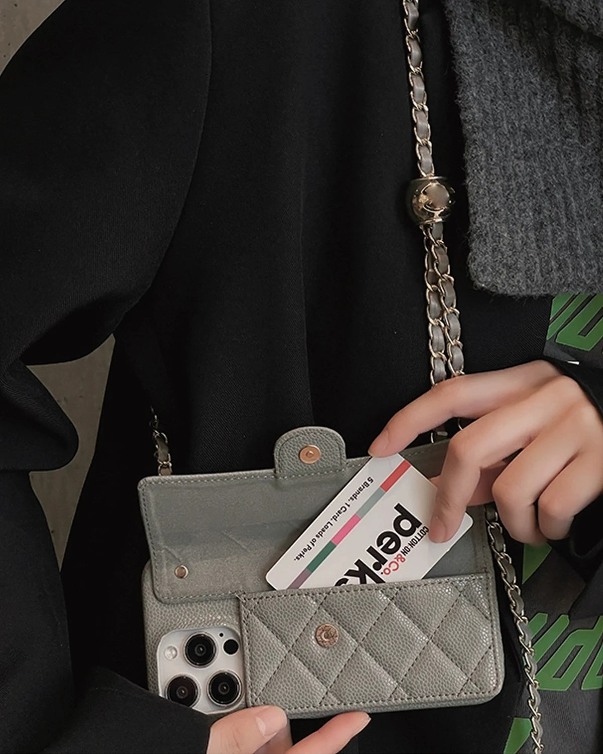 Couture Clutch™ Leder-Wallet-iPhone-Hülle + GRATIS Kopfhörer 🎧✨
