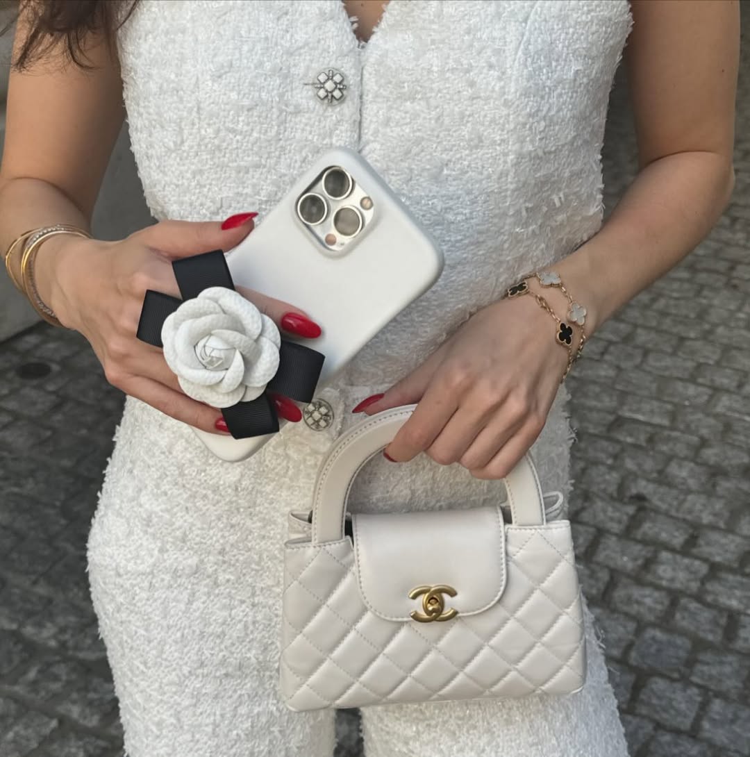 Camellia Bow Case™ + Kostenlose Kopfhörer