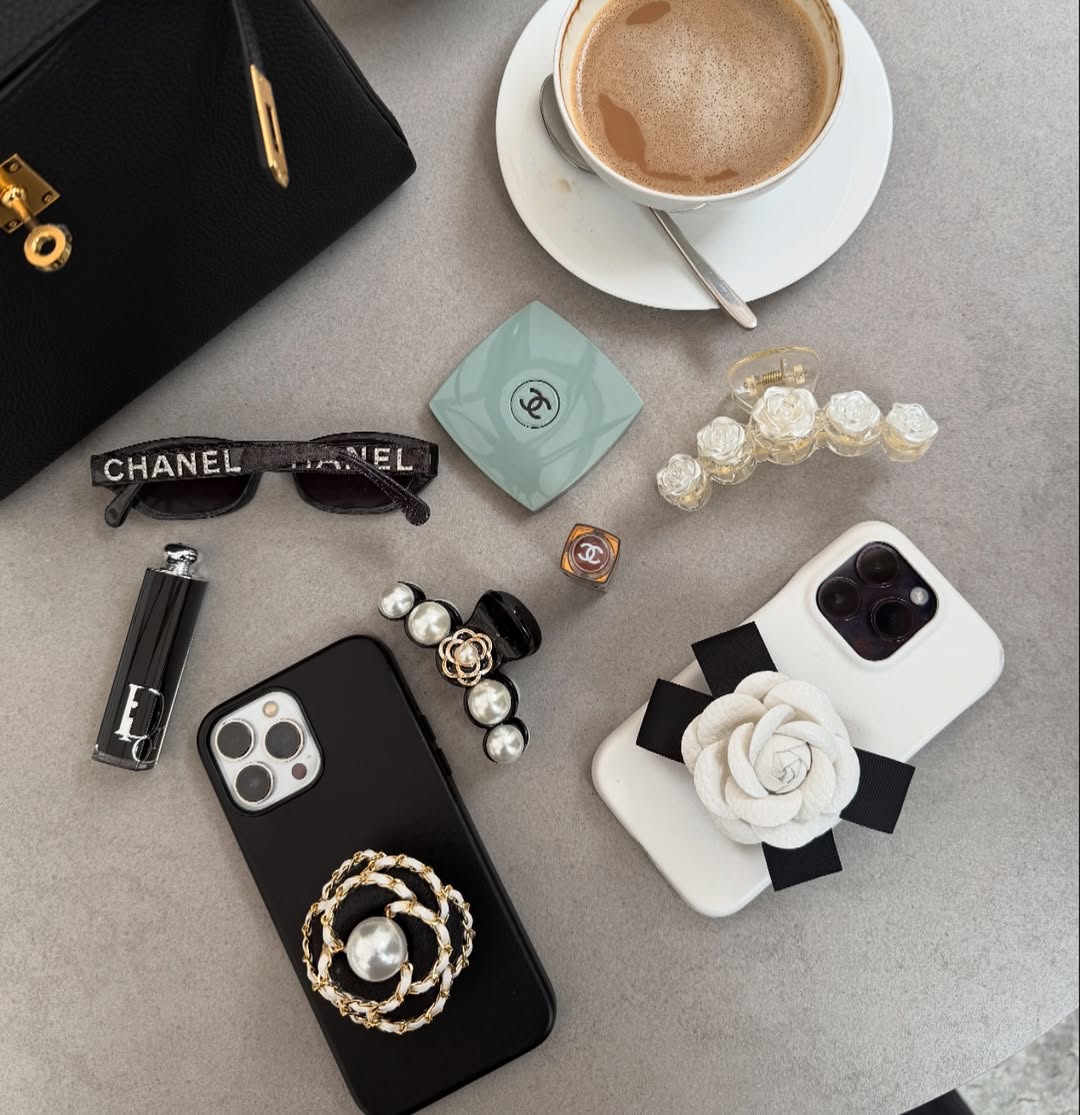Camellia Bow Case™ + Kostenlose Kopfhörer