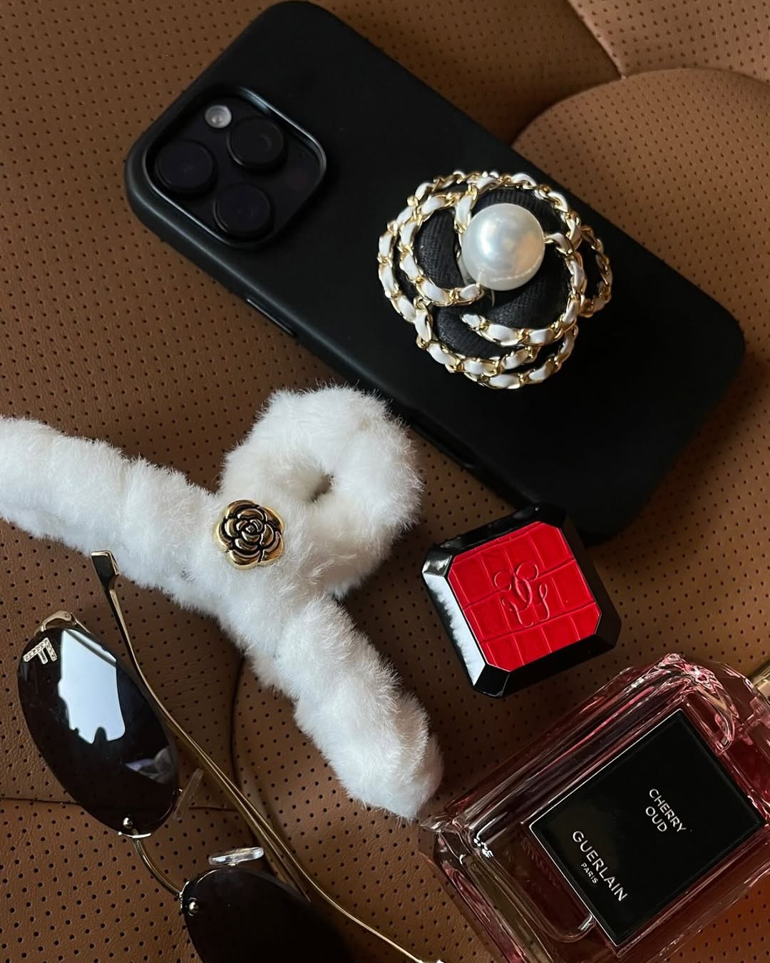 Chain Camellia Case™ + KOSTENLOSE Ohrhöre